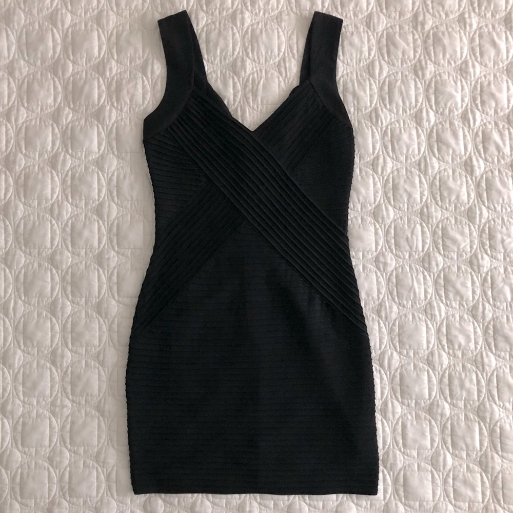 Calvin Klein - Black Textured, Knee-length, Fitted Cocktail Dress